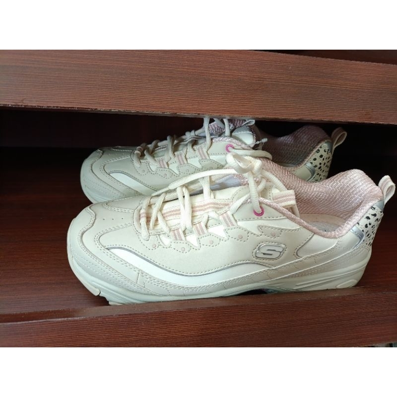 PRELOVED SEPATU SKECHERS WANITA