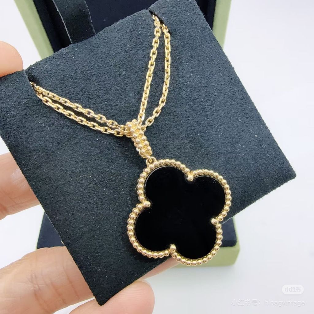 Love Of Roses Kalung Wanita Clover Rantai 2 Layer Aksesoris Titanium Rosegold