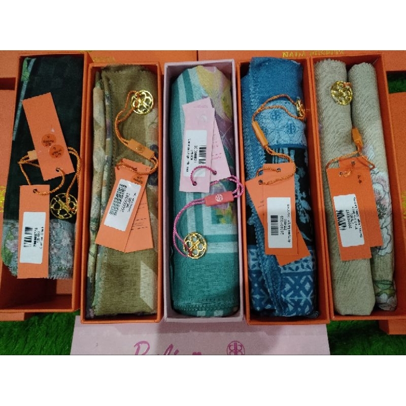 nada puspita scarf