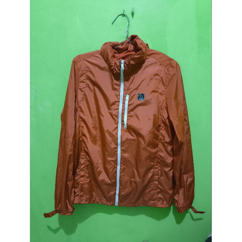 JAKET RUNNING MEREK UGIZ OREN