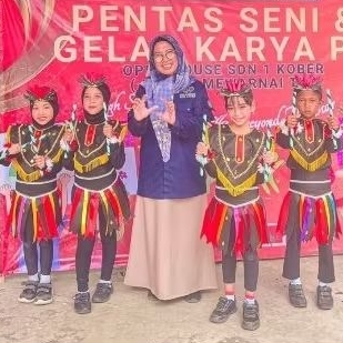 BAJU ADAT DAYAK ANAK LAKI-LAKI/WANITA KARNAVAL/PENTAS TARI/KARTINI