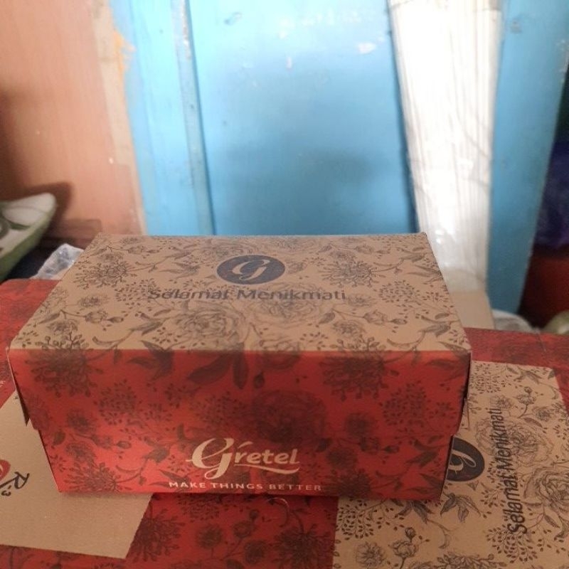 

Dus snack Batik Gretel Brown R3 ukuran 10cmx15cm tinggi 4,5cm dus kue dus snack batik terlaris berkualitas elegant
