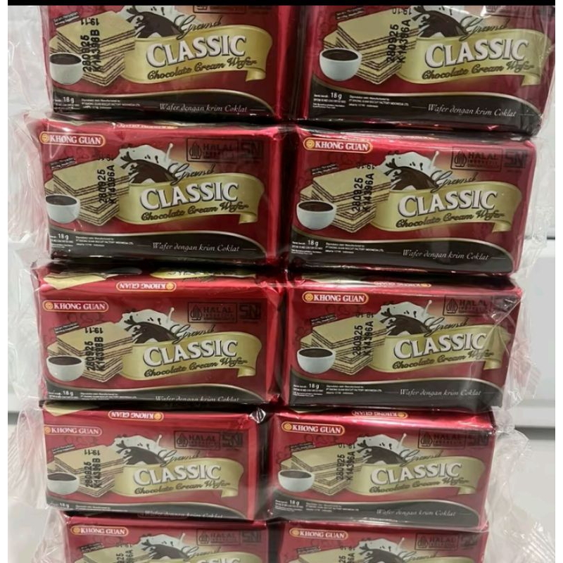 

Khong Guan Classic Chocolate cream wafer 10 pc@18g