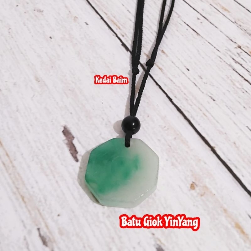 Kalung Tali Bandul Batu Giok Asli Model YinYang