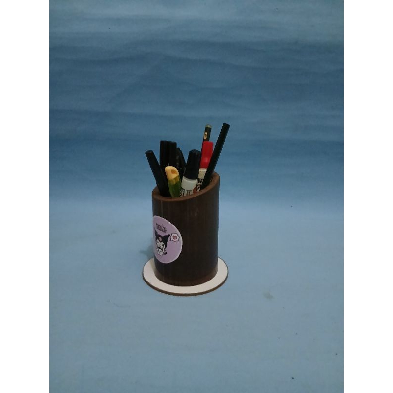 

tempat pensil karakter dari bambu hitam