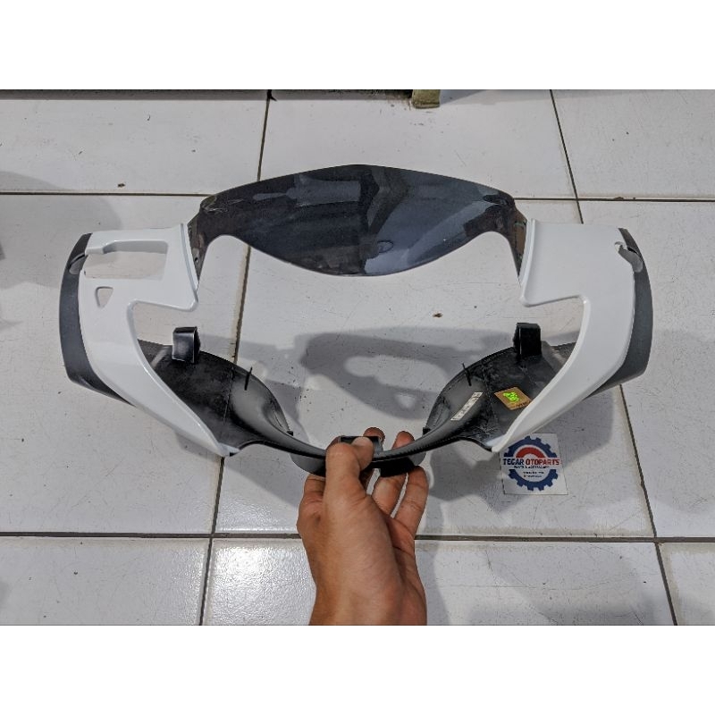 53205-KPH-700FMX Cover Handle Front Batok Lampu Stang Depan Honda Supra X 125 Old Putih Original