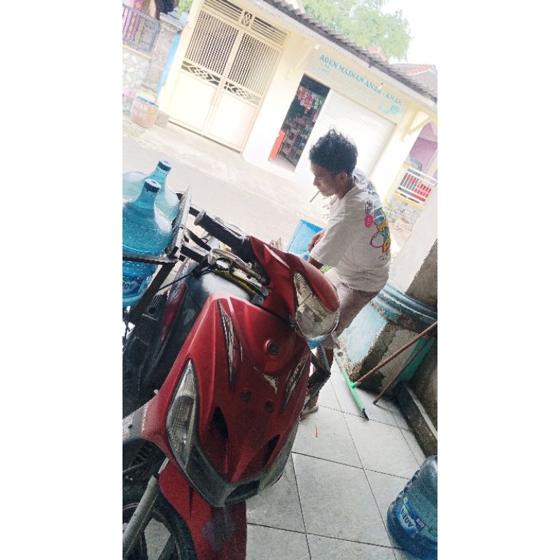 air isi ulang air minum + galon Aqua