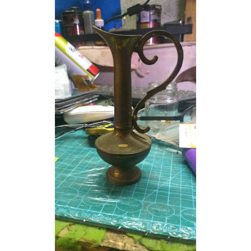 barang antik teko kuningan