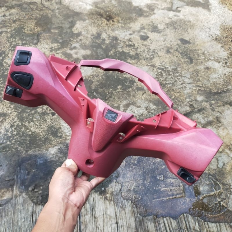 Batok Kelapa Belakang Bagian Belakang B Warna Merah Set Tombol Honda Supra GTR 150 Original Bekas Co