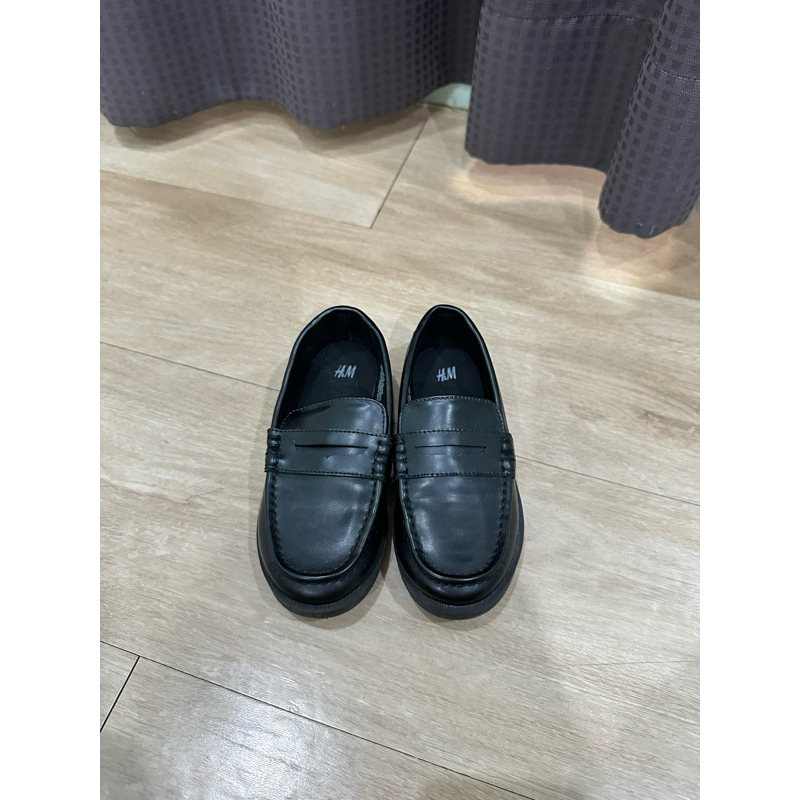 sepatu pantofel kulit anak laki laki hitam sepatu loafer merk H&M