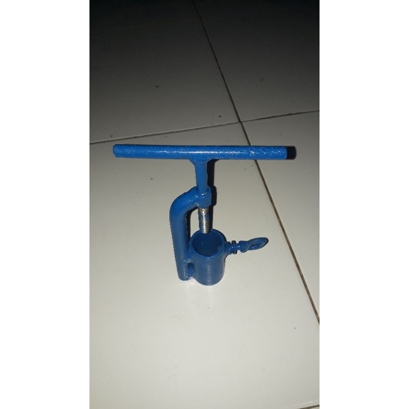 treker spi shock depan motor