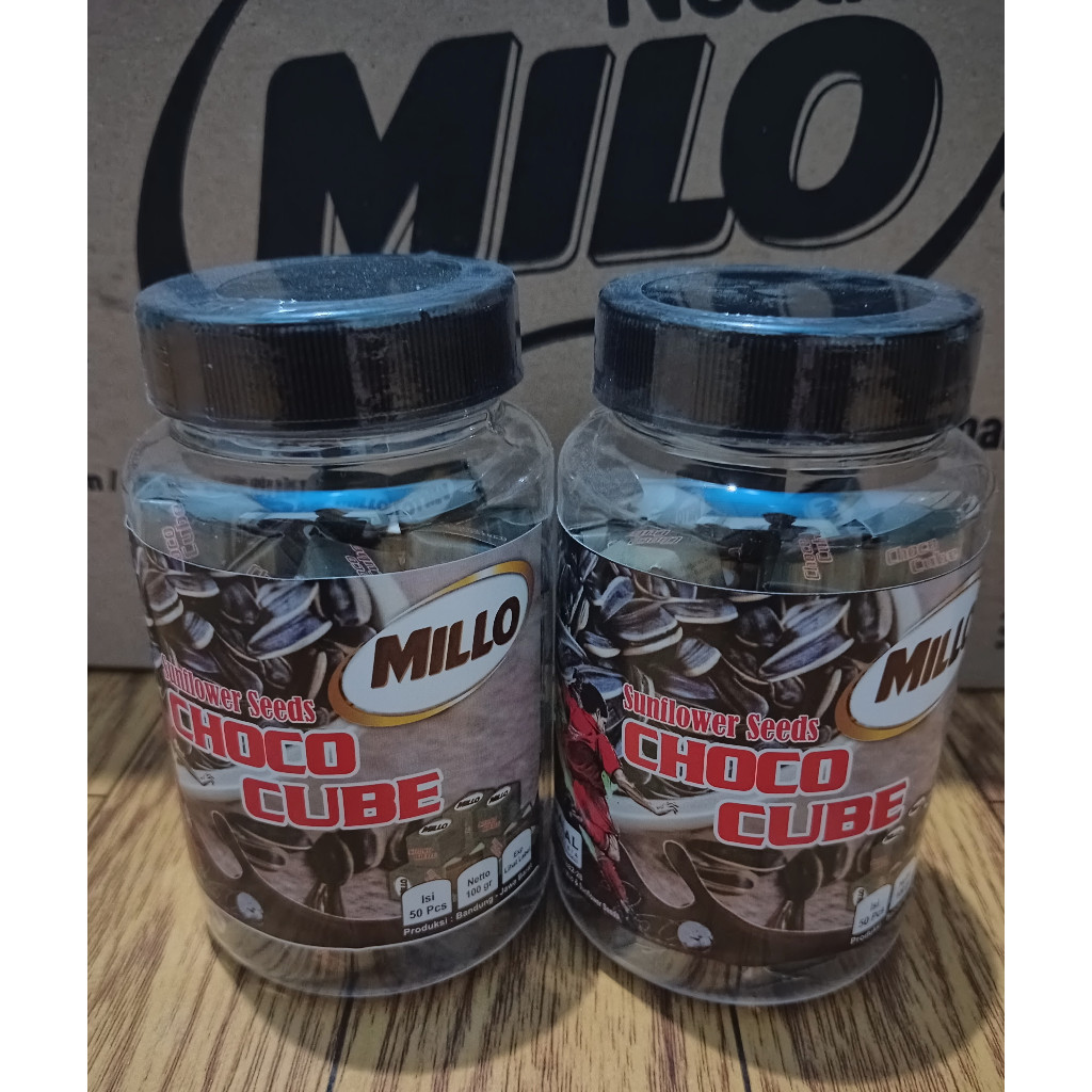 

Millo Cube Lokal Kwaci/Sunflower Seeds 2 Toples (Per Toples Isi 50 Cube)