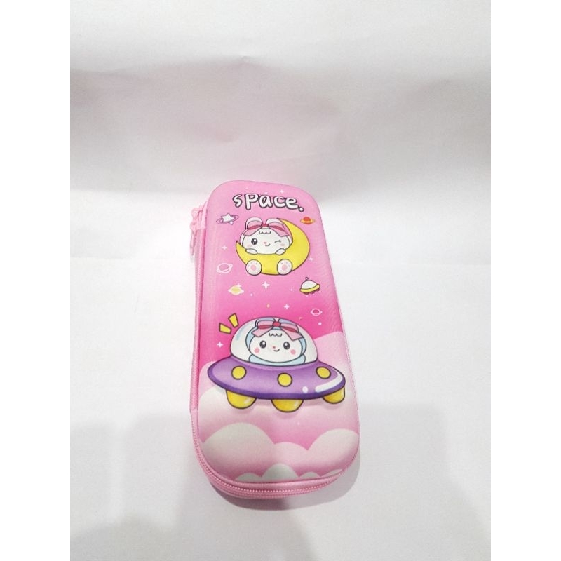 

Tempat Pensil Sleting Embose Space Pink 10660