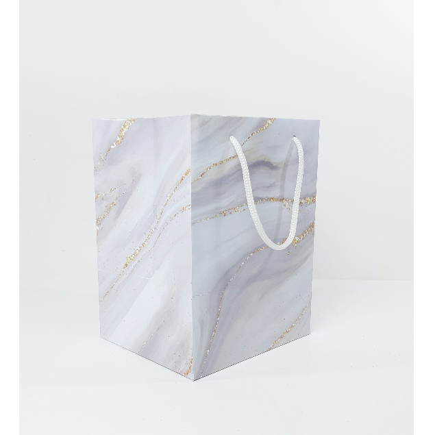 

Paperbag Marble White Cream Uk 15x13x20cm
