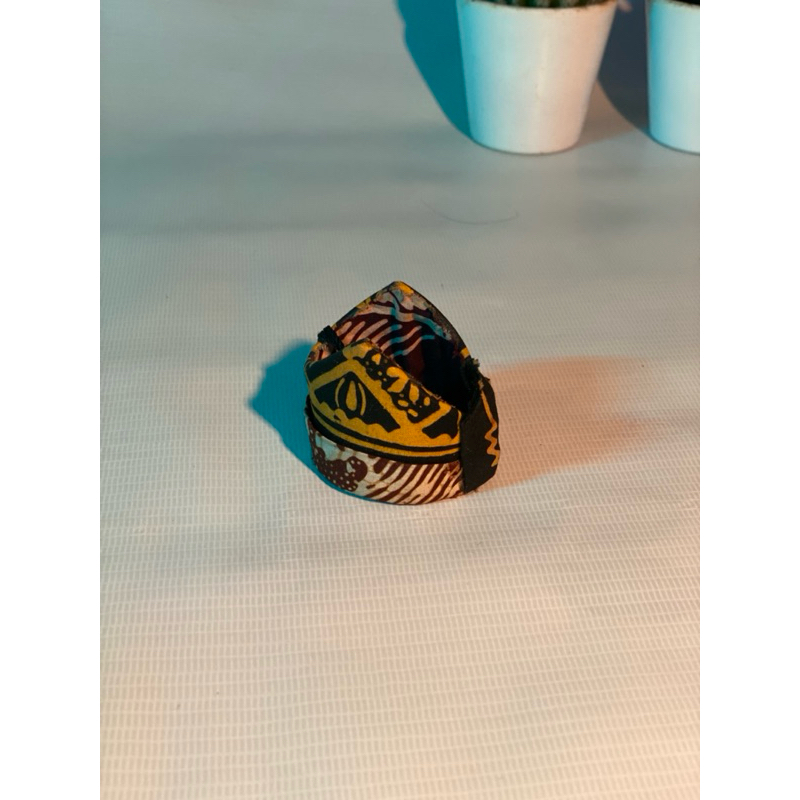 Gantungan kunci bentuk Udeng Khas Banyuwangi