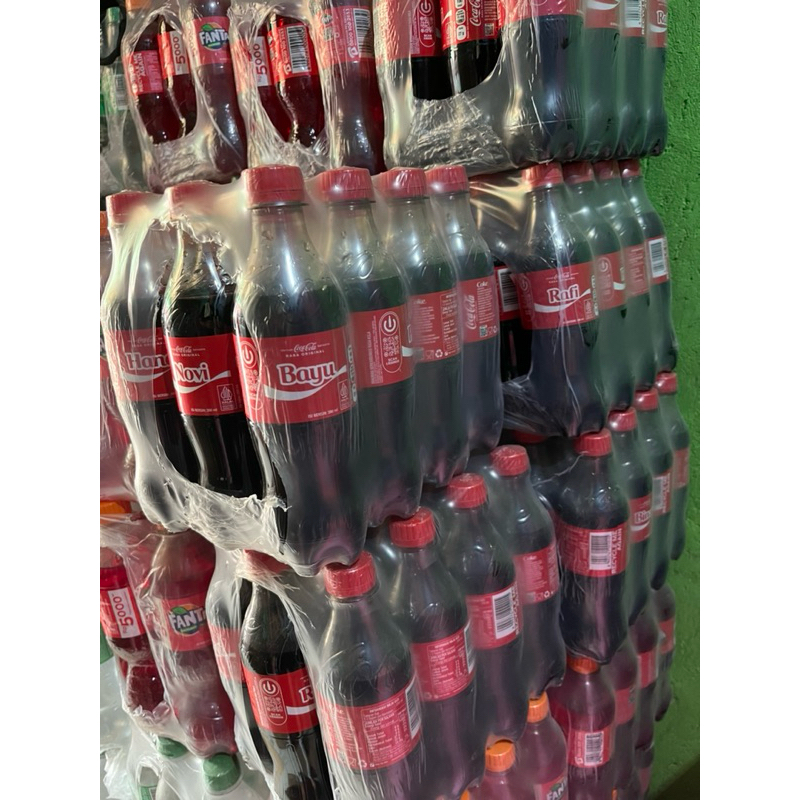 

MINUMAN COCA COLA FANTA DAN SPRITE 390ML ISI 12 BOTOL