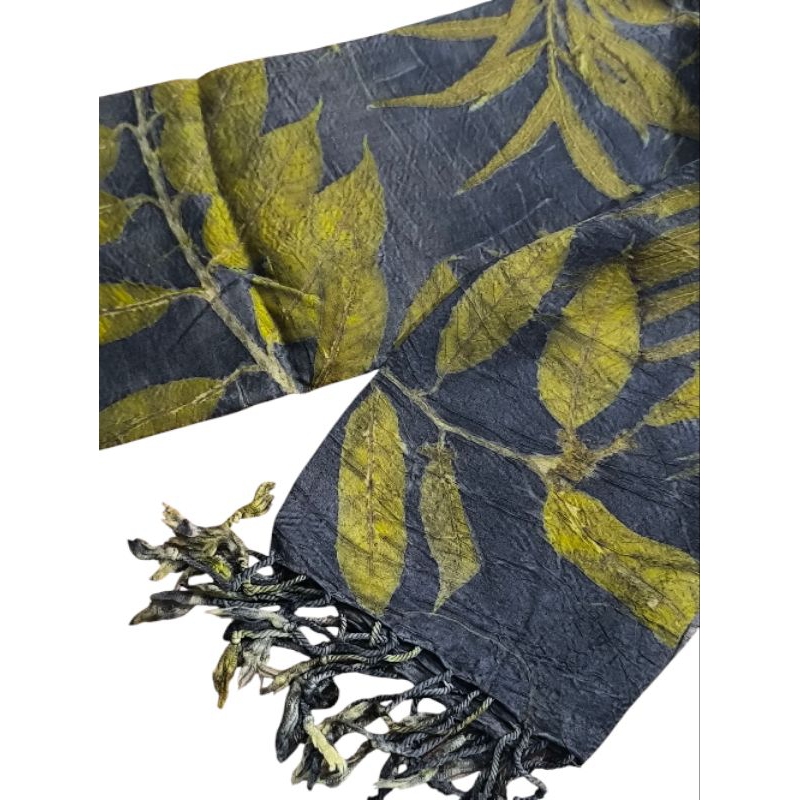 syal sutra motif ecoprint