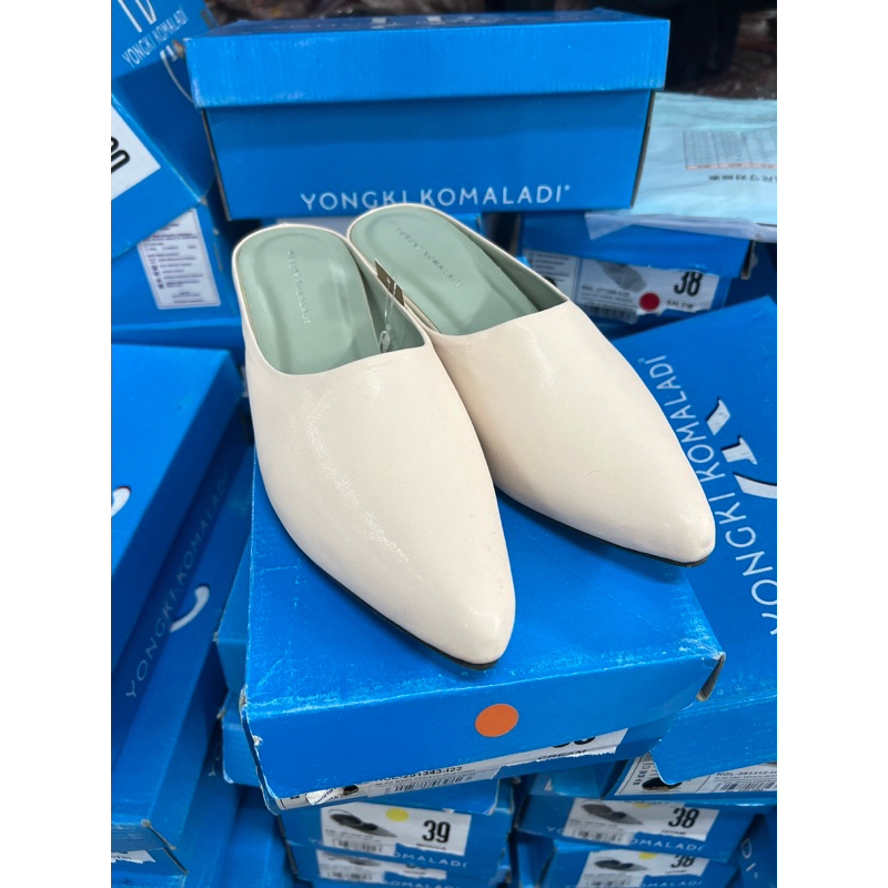 Sepatu Hils wanita Yongki sepatu spoty gifly 8.10