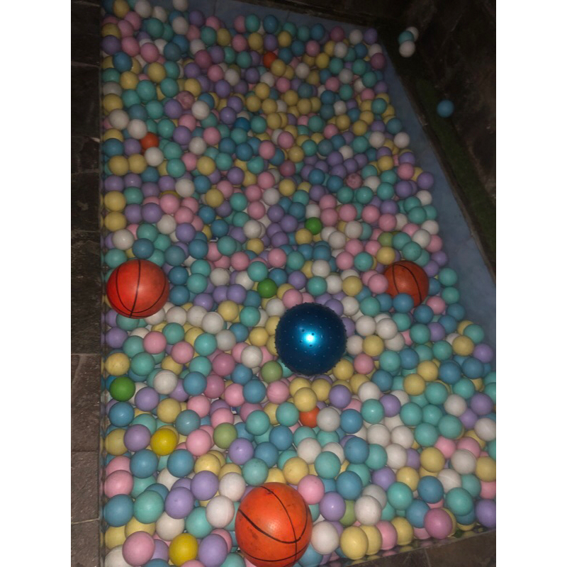 bola plastik kecil