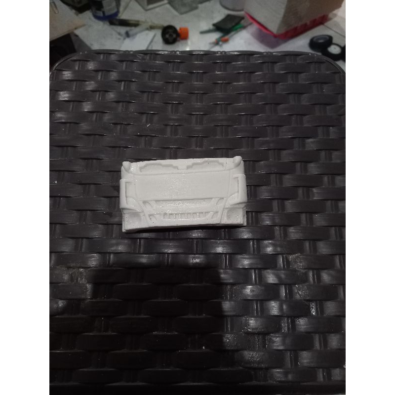 face truk plastik model canter standar dan canter gril giga