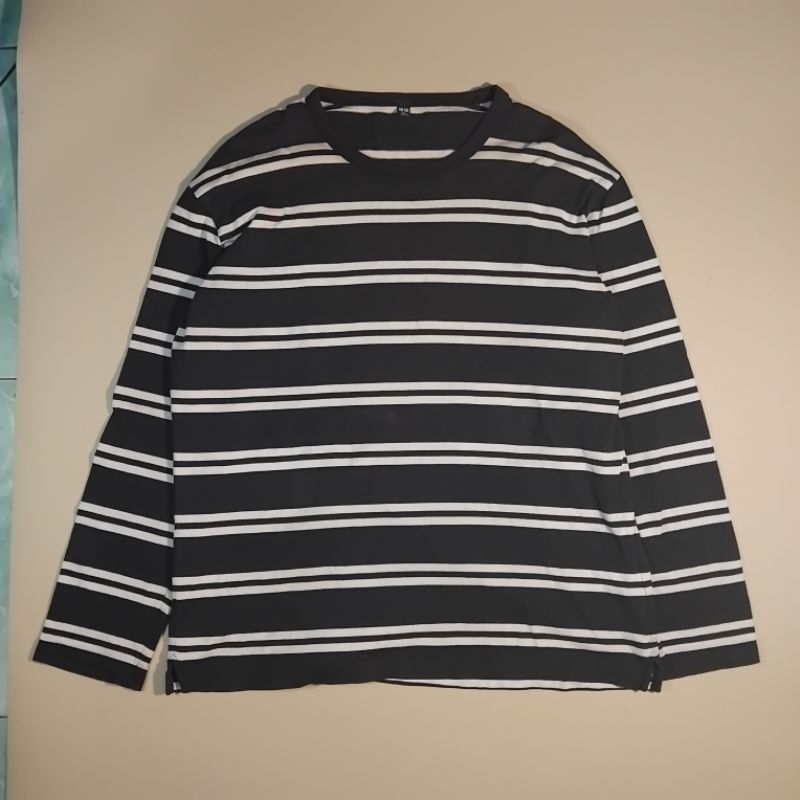 Hoodie Crewneck UNIQLO thrifthing second brand original