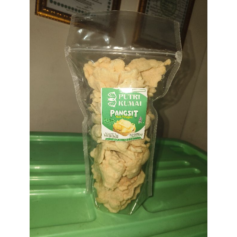 

Tiga Putri Kumai Pangsit ikan Tenggiri 150 gram