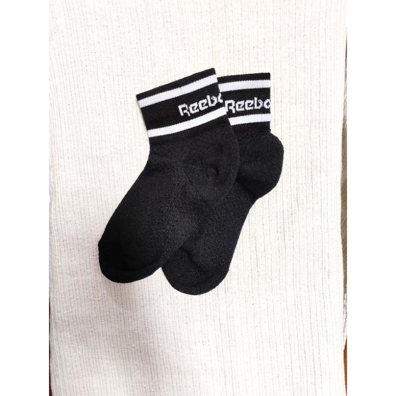 Reebok kaos kaki hitam putih pendek tebal ori