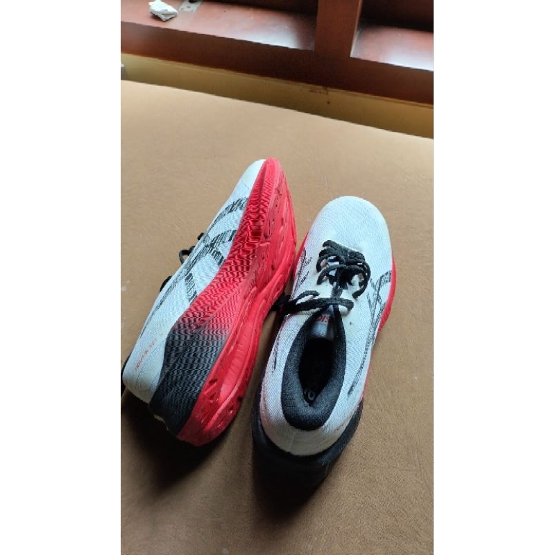 Sepatu asics running