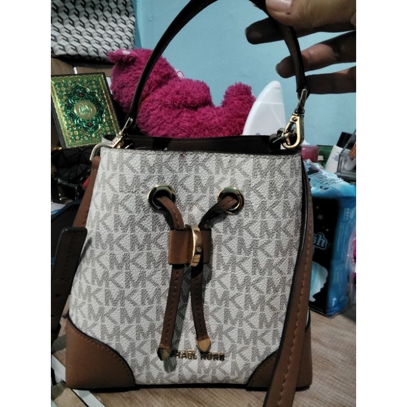 PL tas MK Mercer gallery