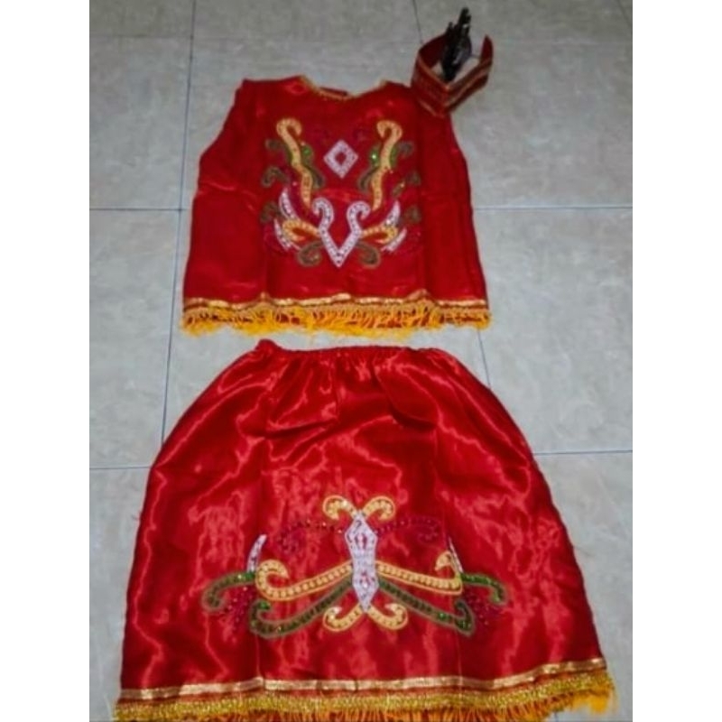 Baju Adat Dayak Anak Cewek