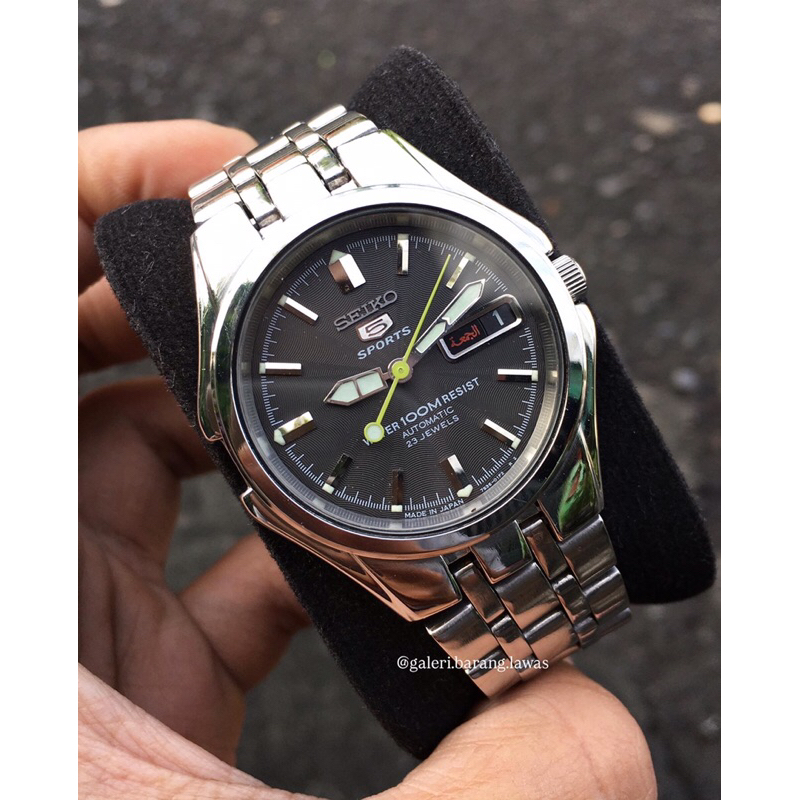 SEIKO 5 SPORT DARK GREY LINEN TEXTURE DIAL CAL.7S36B