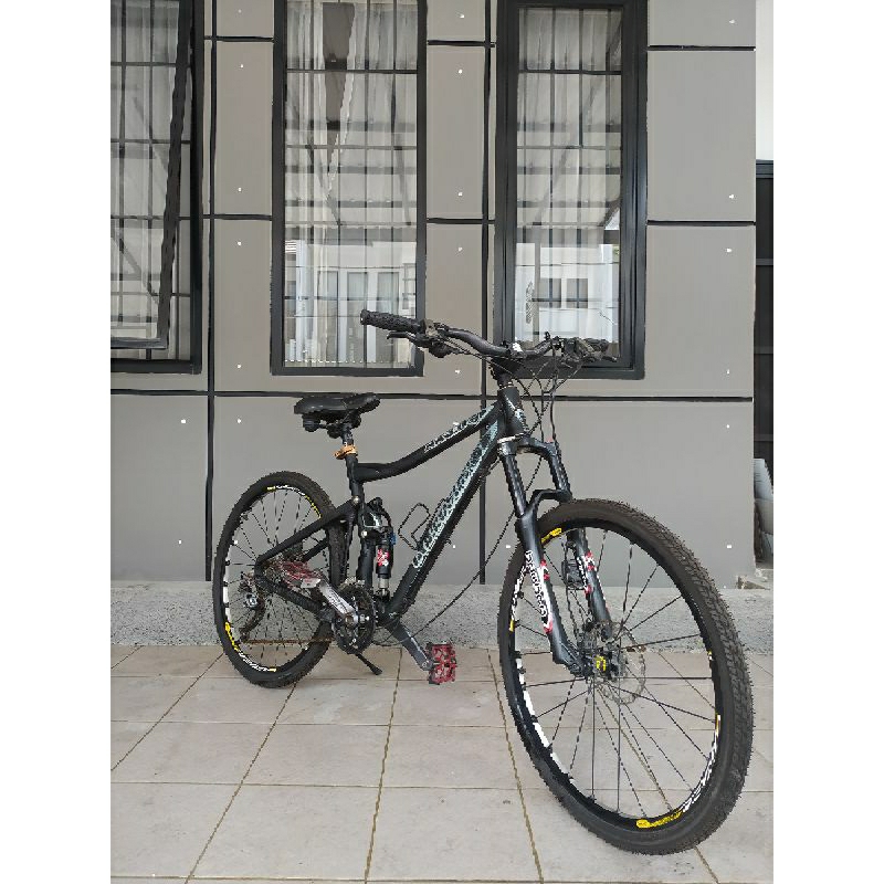 Sepeda Polygon Collosus AX 3.0 (Black Doff)