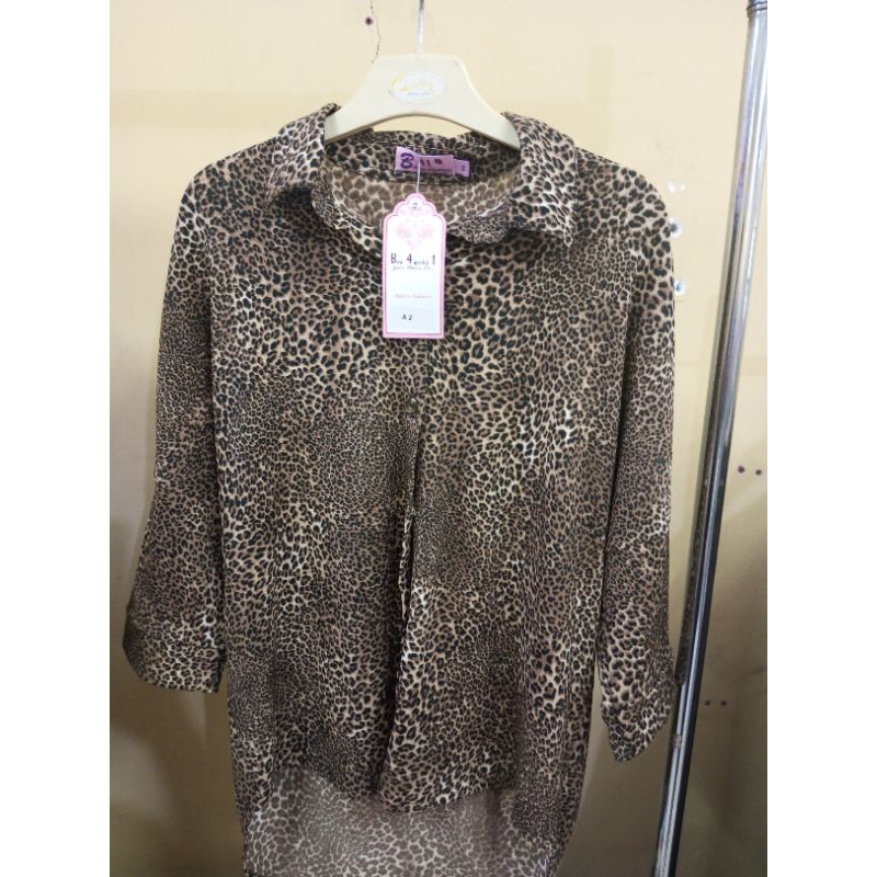 Kemeja blus cewek motif leopard