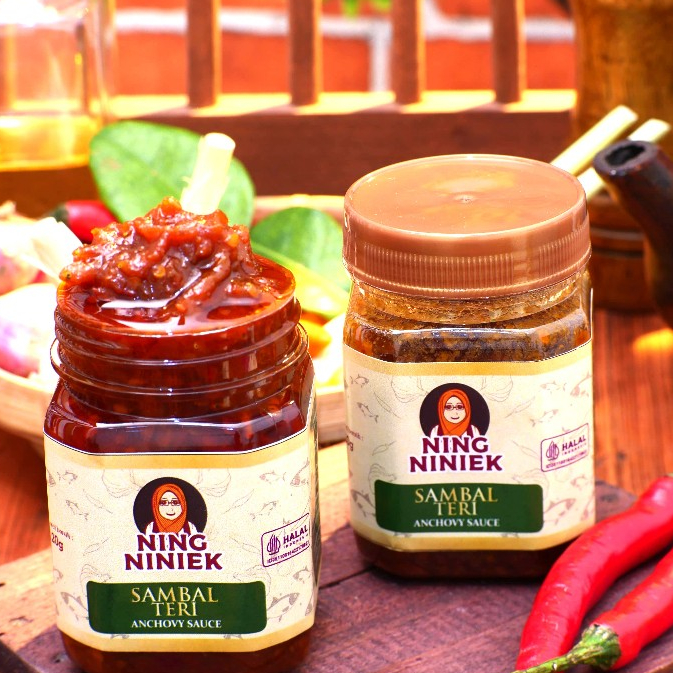

SAMBAL TERI PEDAS / SAMBAL TERI MEDAN / TERI NASI/ SAMBEL IKAN TERI NING NINIEK 120 GR (ANCHOVY SAUCE) GURIH LEZAT