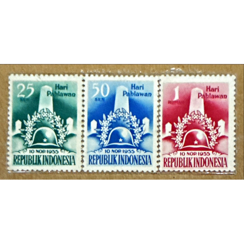 

(BA) PRANGKO INDONESIA 1955 HARI PAHLAWAN 3V SERIES MNH.