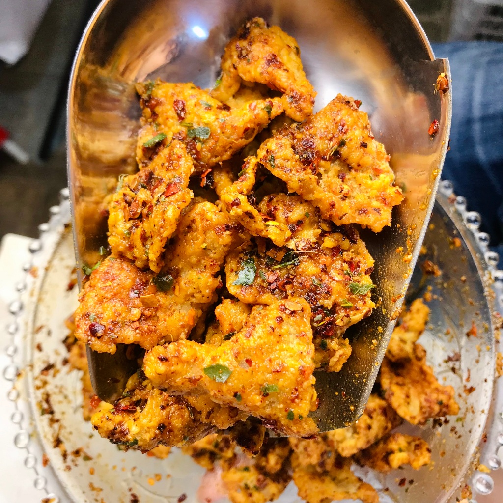 

Kulit Ayam Crispy Pedas Gurih Daun Jeruk 200gr