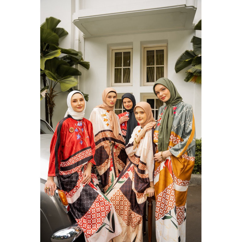 Vivi Zubedi Aloria Kaftan