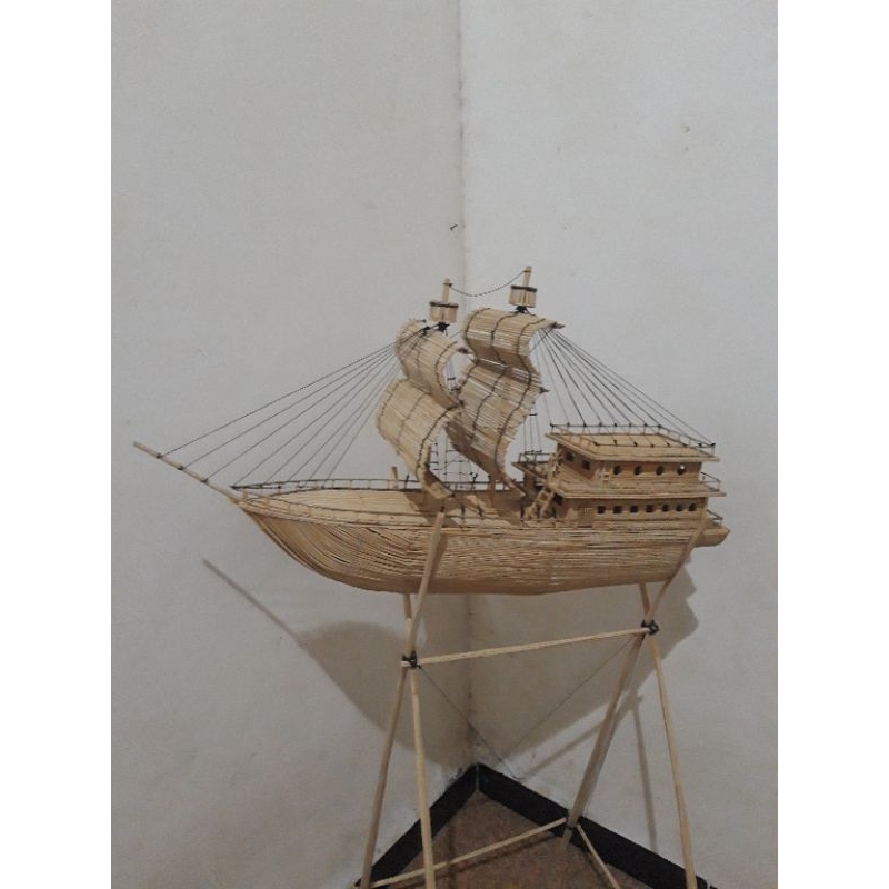 Miniatur Kapal Hias Pajangan Rumah