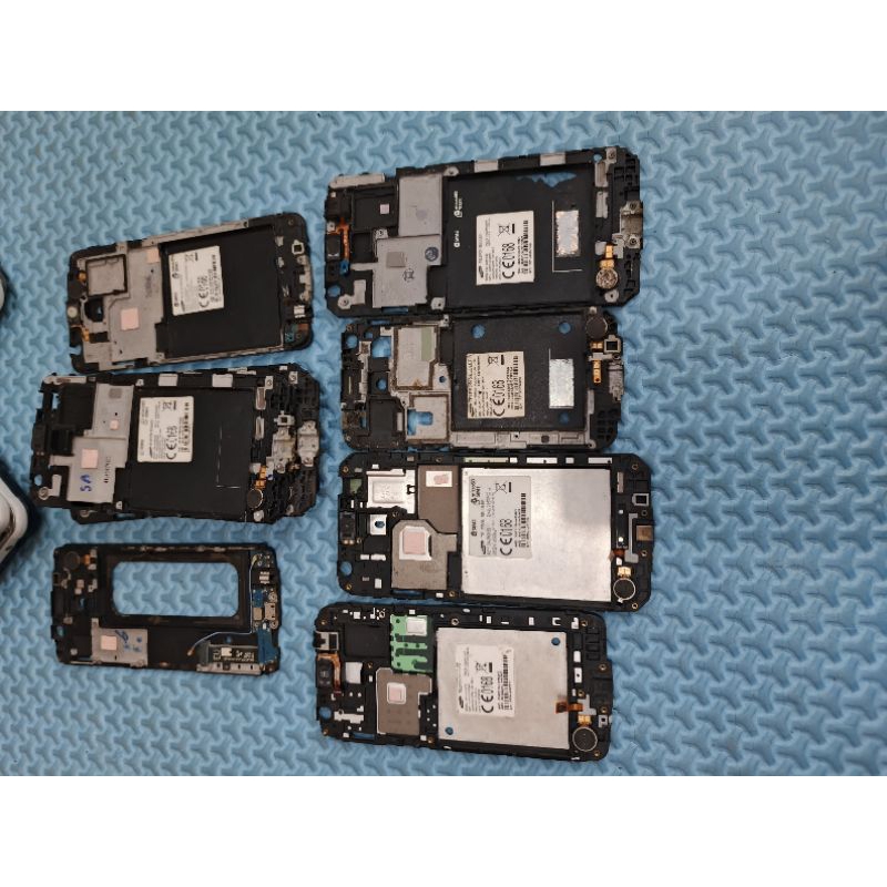 FRAME LCD TULANG TENGAH BAZZEL SAMSUNG J100H J200G J320G A310F J500G G531H G532G ORI COPOTAN