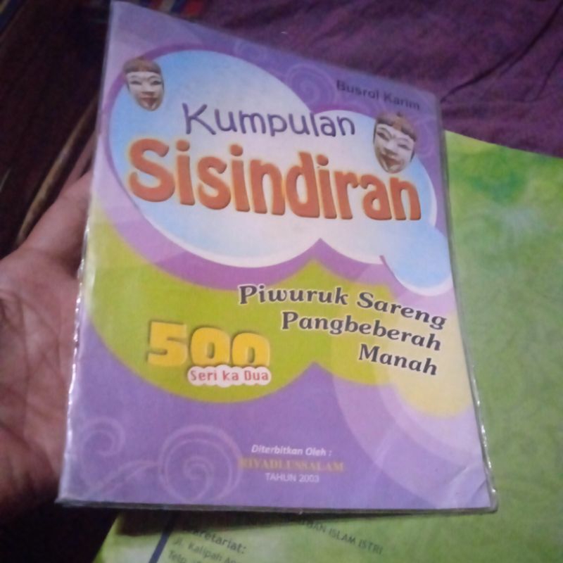 buku Kumpulan Sisindiran 500 piwuruk sareng pangbeberah manah, buku original