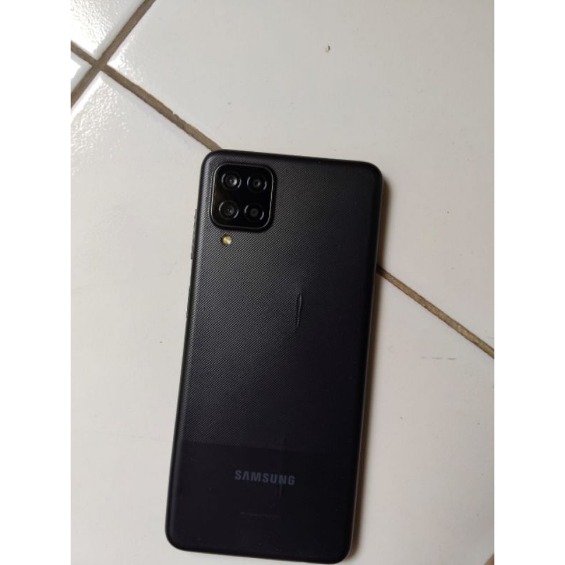 Samsung a12 minus matot kadang di cas geter