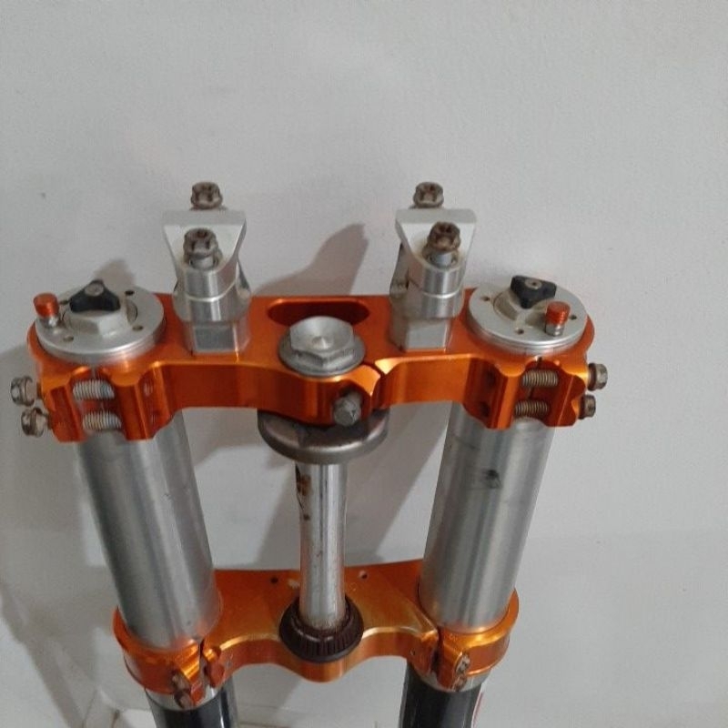 Usd upside down shock depan KTM 250 350 EXCF