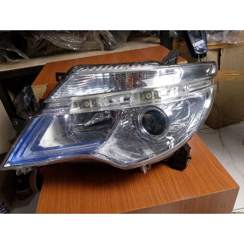Headlamp Nissan Serena c26 facelift original kiri