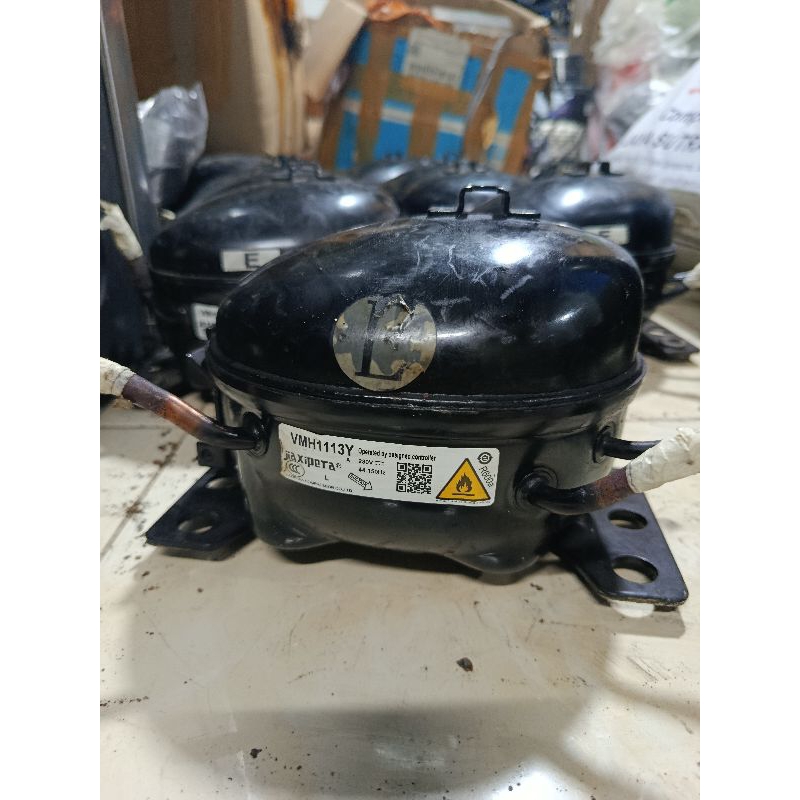 KOMPRESOR/COMPRESSOR 1/4PK KULKAS 2PINTU INVERTER SERI VMH1113Y