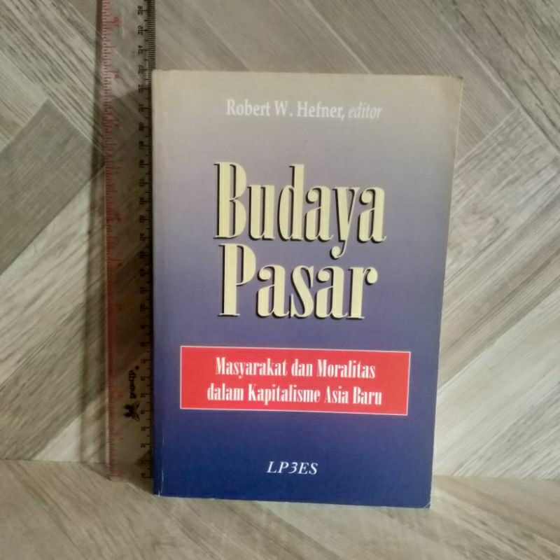 Budaya Pasar By Robert W.Hefner,