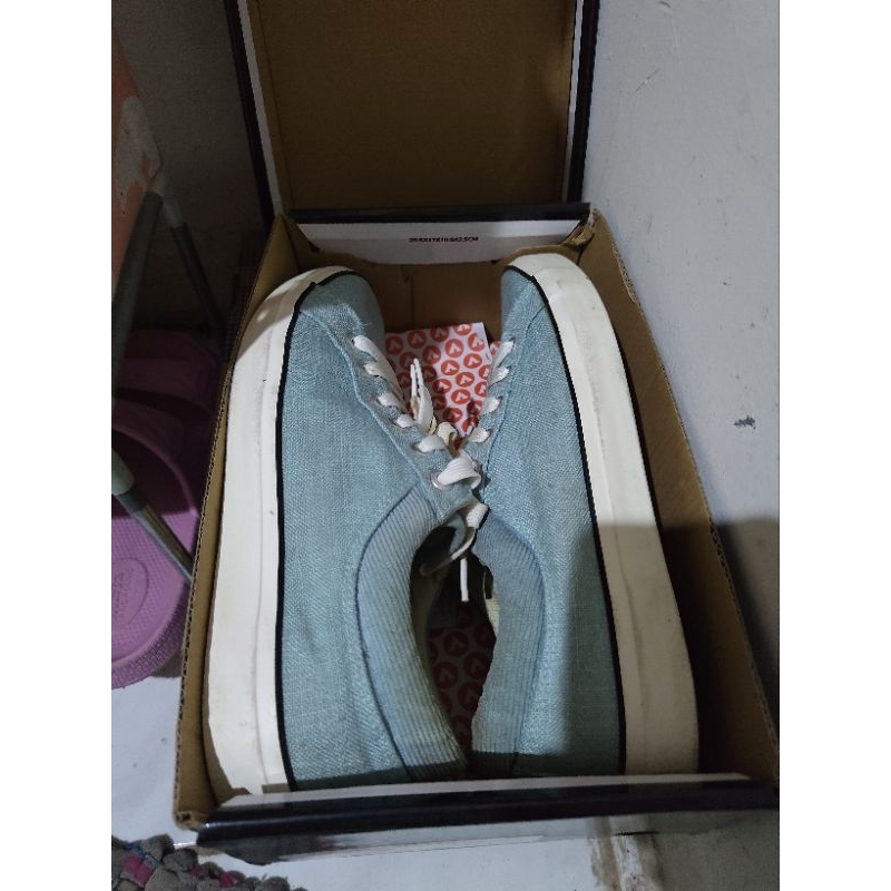 Preloved Sepatu Airwalk Warna Biru Uk 39