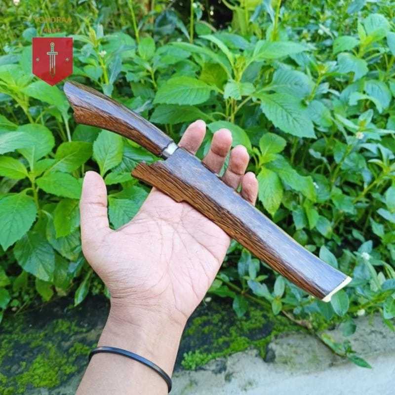 pisau dapur sarung ruyung