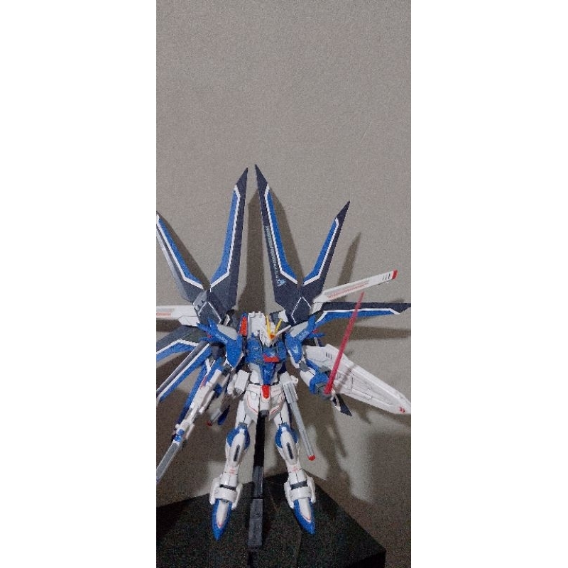 strike Gundam HG (sudah rakit)