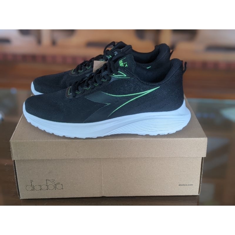SEPATU DIADORA MANVA