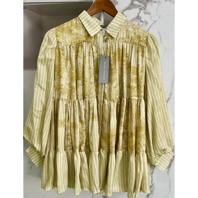 forest beauty parfum  bj ruffle size M